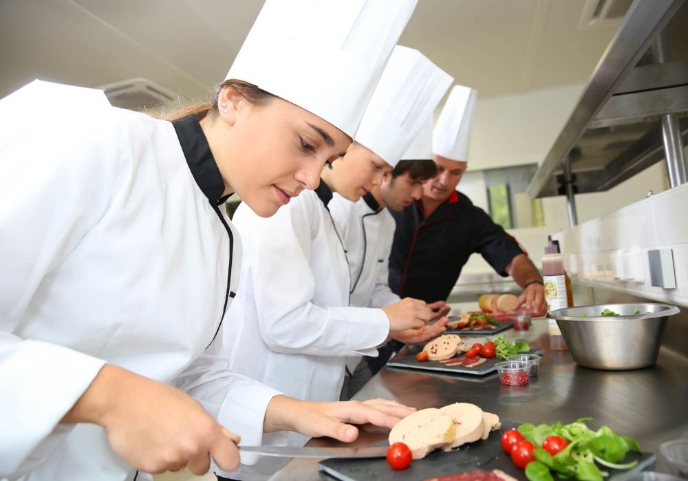 What You’ll Learn in the SIT40521 Certificate IV in Kitchen Management